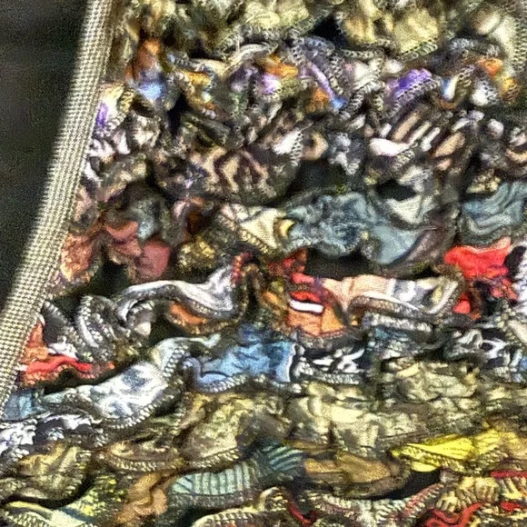 Textured Multi-Color Ruffled Vest - Picture 3 of 4